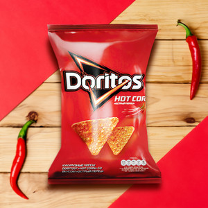 Кукурузные чипсы "HOT CORN", Doritos, 70 г, в ассортименте